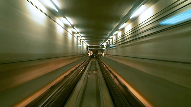 延时自动列车地铁隧道速度快视频素材