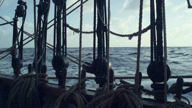 格林纳达，一艘高桅船的船舷视频下载