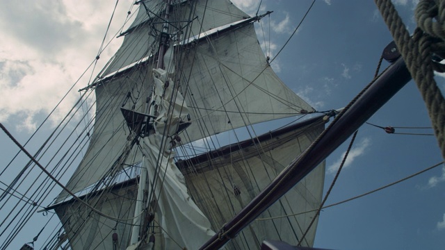 格林纳达号高桅船升起了帆视频下载