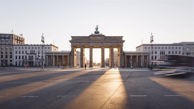 从勃兰登堡门到白天的时间流逝，柏林，德国视频素材