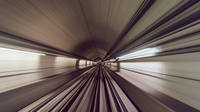 T/L POV地铁通过隧道/阿联酋迪拜视频素材