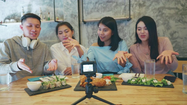 东南亚食品造型师录制视频制作食品。视频下载