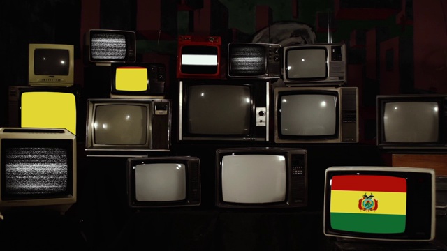 玻利维亚国旗和复古电视。视频下载