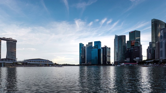 新加坡滨海湾城市天际线白天到夜晚的过渡视频下载