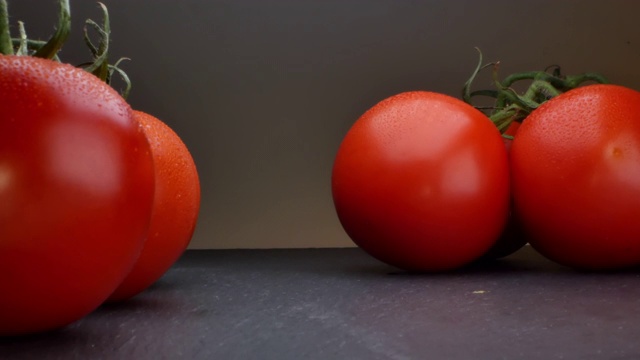 大红番茄排成一排视频下载