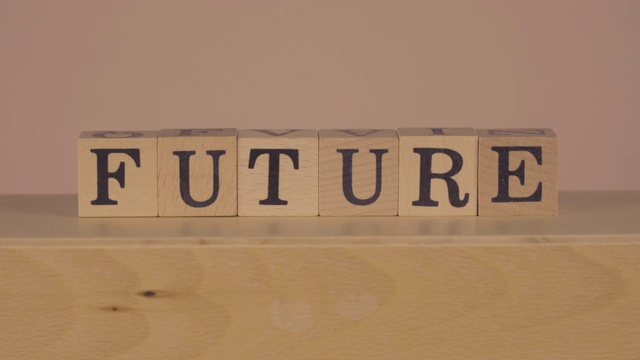 木制字母阻挡单词“FUTURE”视频下载