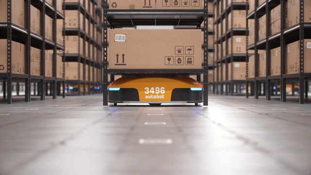 自动机器人提升货架，并将其移出自动化仓库的屏幕视频素材