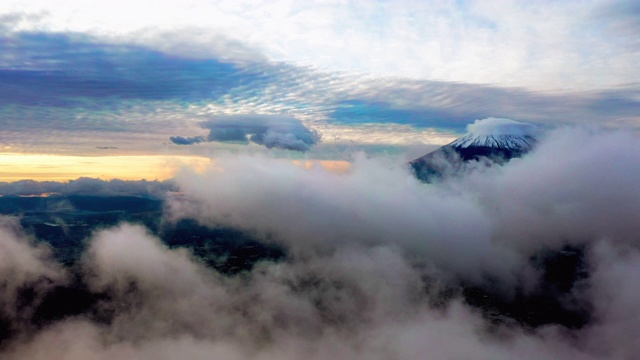 从空中俯瞰富士山视频素材