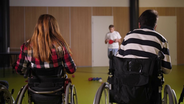 轮椅,走廊,男人,健康保健视频素材