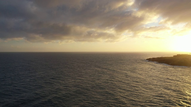 夏威夷日落与云的海洋视频下载