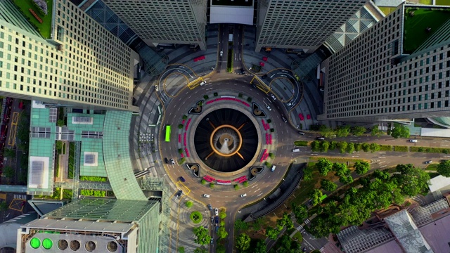 财富喷泉的俯视图，世界上最大的喷泉在新加坡。它位于新加坡最大的购物中心之一视频素材