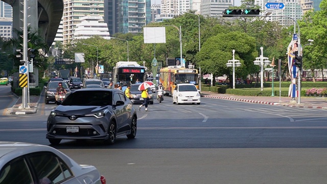 交通sala daeng路口区域泰日大桥在拉玛4路泰国曼谷。视频下载