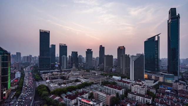 上海静安中心从黄昏到夜晚的过渡视频素材