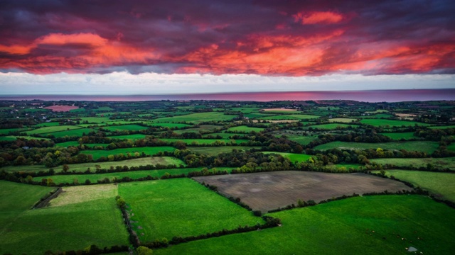 AERIAL:爱尔兰的乡村景观视频素材