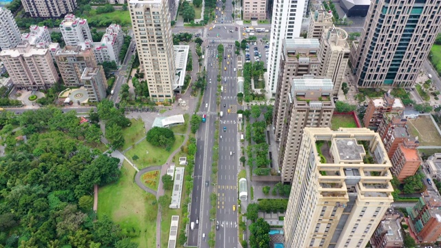4k无人机航拍镜头。Top view交通台北市，台湾视频下载