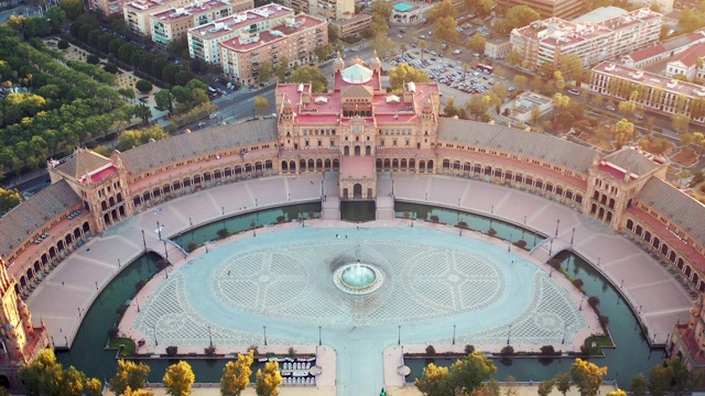 西班牙塞维利亚广场España的无人机视频视频下载