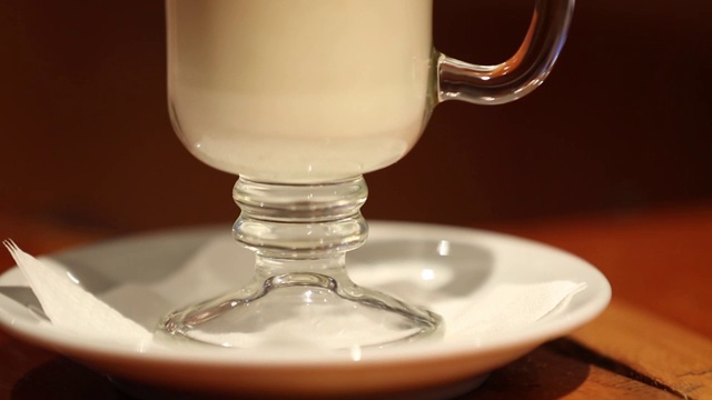 卡布奇诺奶油热牛奶巧克力视频素材