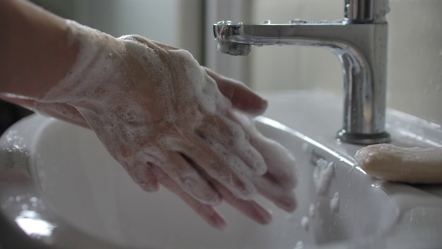 慢镜头用肥皂洗手视频下载