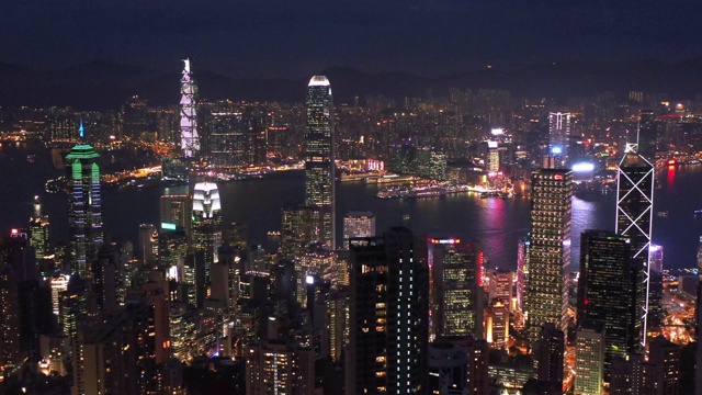 4k镜头鸟瞰图或无人机拍摄的夜间香港。旅游和商务目的地视频素材