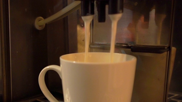 胶囊咖啡机制作浓缩咖啡视频下载