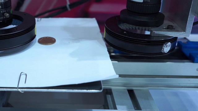 自动伪钞硬币银行探测器。视频下载