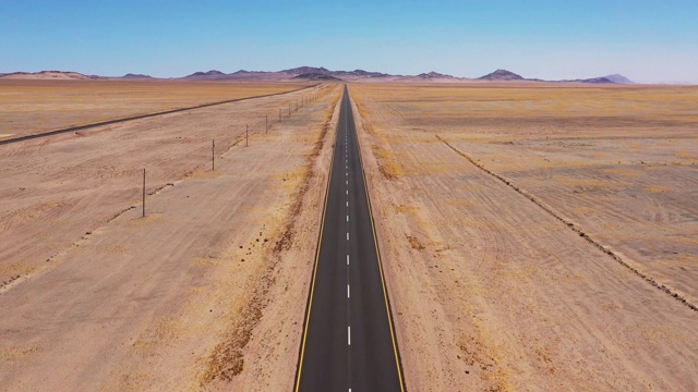 无尽的高速公路Lüderitz Kolmanskop纳米比亚空中4K视频视频素材