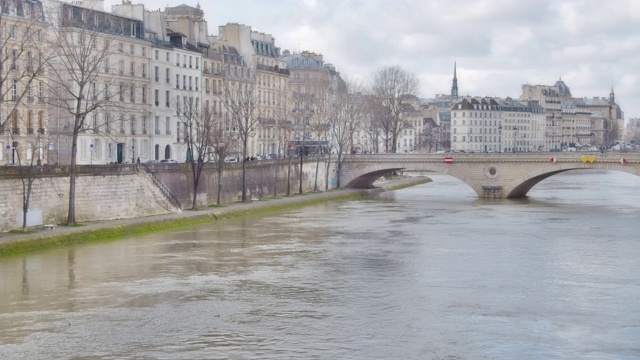巴黎。河畔视频素材