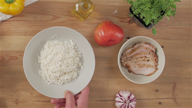 米饭和肉视频下载