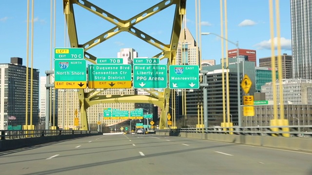 匹兹堡宾夕法尼亚入口通过Fort Pitt隧道视频下载