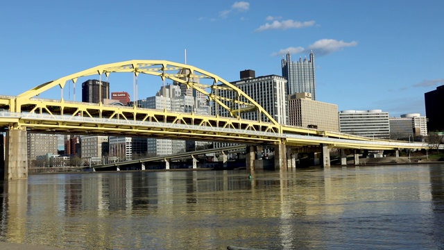 宾夕法尼亚州匹兹堡的迪肯堡桥视频素材