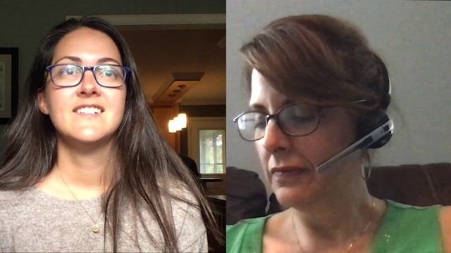 两名在家工作的女同事在视频通话中交谈。视频下载