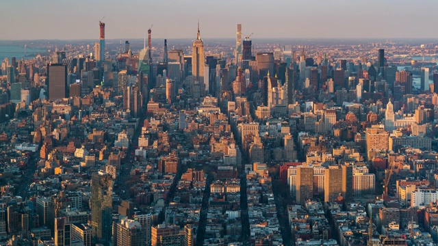 延时:鸟瞰图的纽约市天际线市中心日落黄昏视频下载