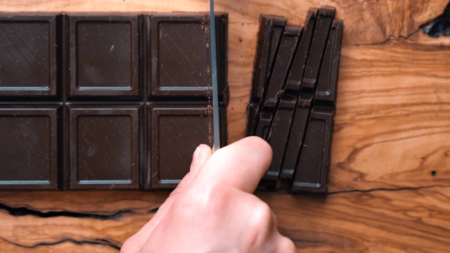 自制巧克力脆饼-切巧克力视频下载