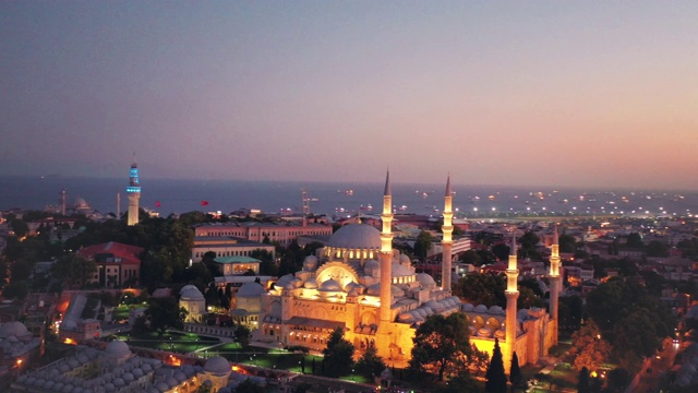 Süleymaniye清真寺的夜间无人机视频视频素材