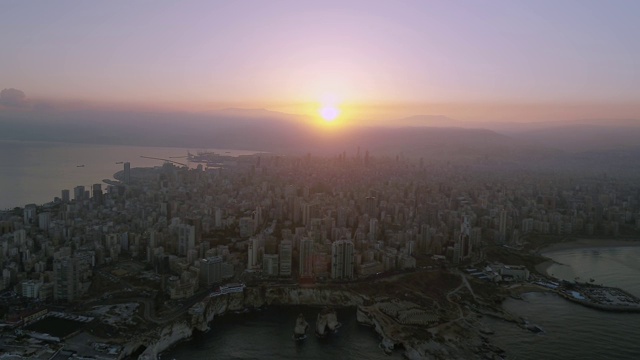 黎巴嫩-从海上鸟瞰整个贝鲁特，在日出视频素材