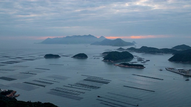 延时拍摄:中国福建霞浦的海藻养殖。视频下载
