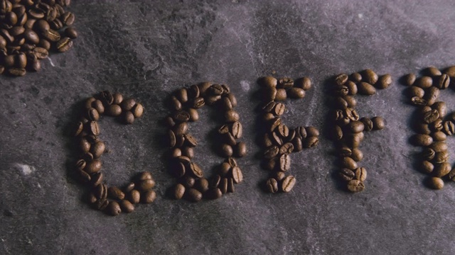 咖啡豆被吹走视频素材