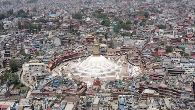 尼泊尔,加德满都。Boudhanath佛塔。航拍镜头视频下载