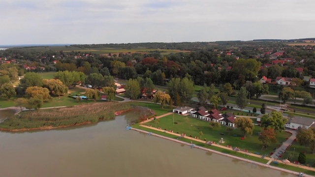 无人机拍摄于匈牙利巴拉顿湖视频下载