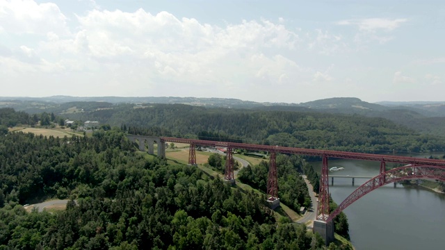 法国加拉比特高架桥的空中全景拍摄视频素材