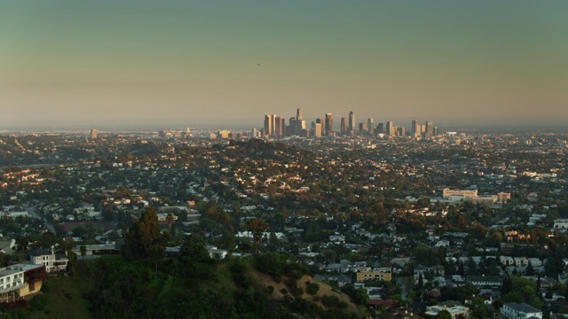从日落时好莱坞山那边的洛杉矶视频下载