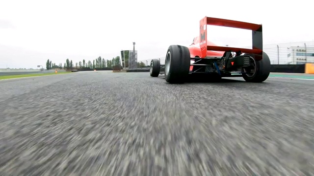 POV方程式赛车后面是红色方程式赛车视频下载