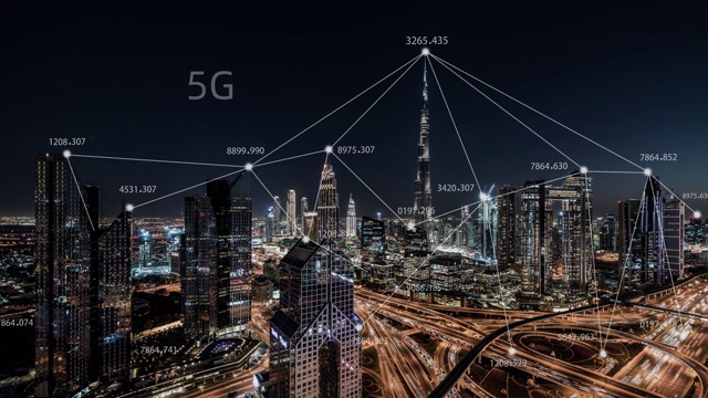 T/L迪拜城市天际线和5G网络概念，从白天到夜晚/阿联酋视频素材