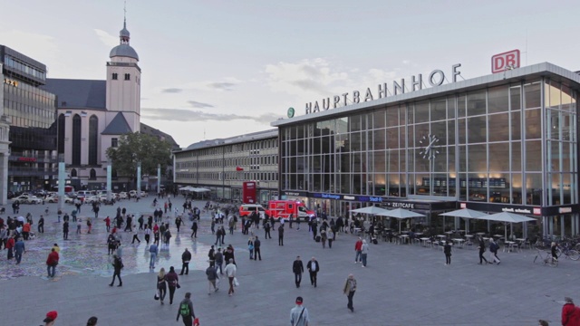 固定宽镜头外的中央火车站科隆，德国视频下载