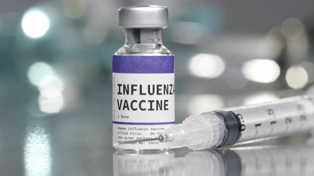 医用实验室用注射器注射流感疫苗视频下载