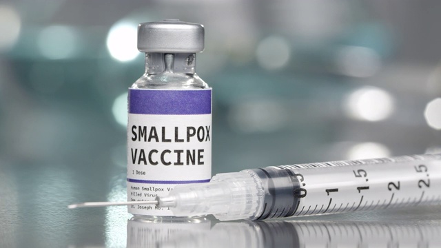 医用实验室用带注射器的天花疫苗瓶视频下载