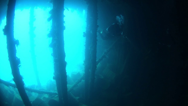 在Yamagiri Maru潜水，水下破坏，泻湖卡车，Chuuk Micronesia视频下载