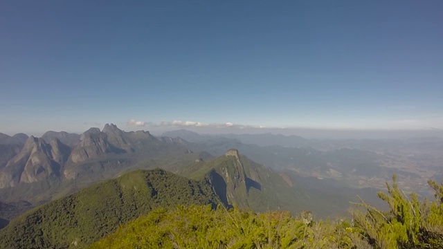 在里约热内卢的Teresopolis，石头女人的乳房的顶峰。视频下载