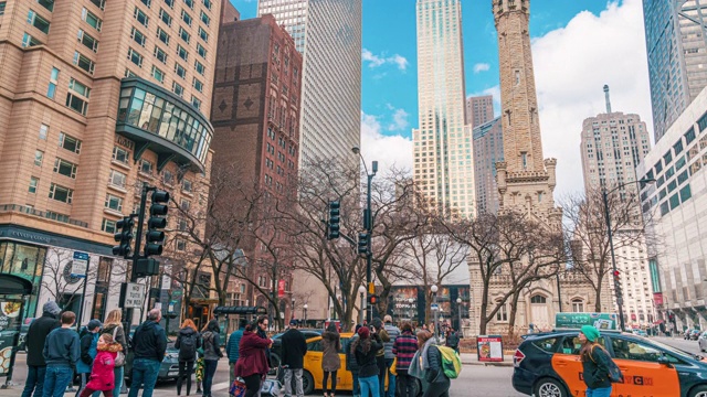 在美国芝加哥，与人群一起拍摄的壮观的一英里的4K时间流逝视频素材