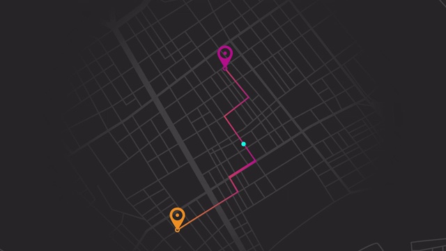 GPS交付标记在城市地图上从A点移动到B点。在黑色背景上运动图形导航的动画视频下载